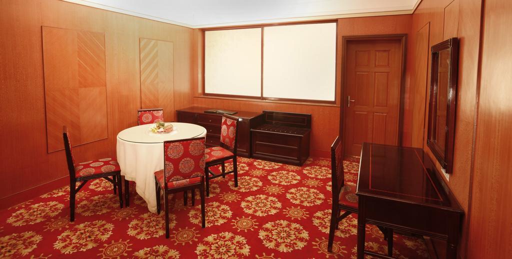 Donghai Grand Hotel Циндао Экстерьер фото